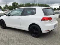 Gebraucht VW Golf VI 105 PS (77 kW) 2012 Weiß Kleinwagen