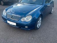 Gebraucht Mercedes C180 143 PS (105 kW) 2006 Blau Coupé
