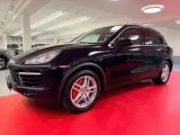 Gebraucht Porsche Cayenne Turbo 500 PS (367 kW) 2012 Tiefschwarz SUV