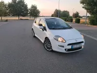Gebraucht Fiat Punto 95 PS (69 kW) 2012 Weiß Kleinwagen