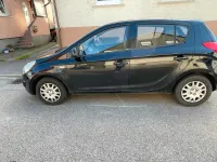 Gebraucht Hyundai i20 77 PS (56 kW) 2010 Schwarz Kleinwagen