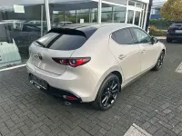 Neu Mazda 3 Homura-Line 140 PS (102 kW) 2025 Platinum quartz m Limousine