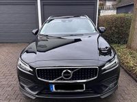 Gebraucht Volvo V60 CC Pro 197 PS (144 kW) 2022 Schwarz Kombi