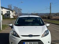 Gebraucht Ford Fiesta 82 PS (60 kW) 2010 Weiß Kleinwagen