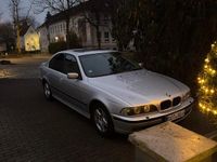 Gebraucht BMW 523 170 PS (125 kW) 1999 Silber Limousine