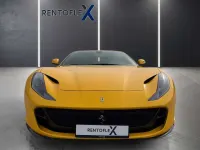 Second-hand Ferrari 812 799 CP (587 kW) 2018 Galben Coupe