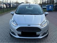 Gebraucht Ford Fiesta Titanium 125 PS (91 kW) 2016 Silber Kleinwagen