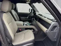 Gebraucht Land Rover Defender SE Dynamic 300 PS (220 kW) 2025 Schwarz (santoriniblack metallic) SUV