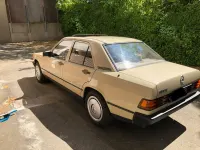 Gebraucht Mercedes 190 72 PS (52 kW) 1985 Gelb Limousine
