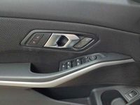 Gebraucht BMW 320 Advantage 190 PS (139 kW) 2022 Schwarz uni Kombi