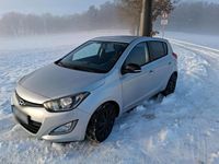 Gebraucht Hyundai i20 82 PS (60 kW) 2014 Silber Kleinwagen