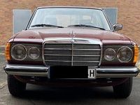 Gebraucht Mercedes 200 60 PS (44 kW) 1982 Rot Limousine
