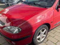 Gebraucht Renault Mégane 95 PS (69 kW) 2001 Rot Limousine