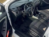 Gebraucht Hyundai i30 Passion Plus 135 PS (99 kW) 2016 Weiß Limousine