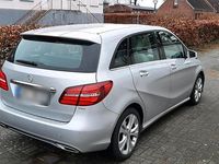 Gebraucht Mercedes B200 156 PS (114 kW) 2016 Silber Van / Kleinbus