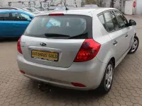 Gebraucht Kia Ceed 109 PS (80 kW) 2009 Silber Kleinwagen