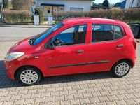 Gebraucht Hyundai i10 70 PS (51 kW) 2011 Rot Kleinwagen