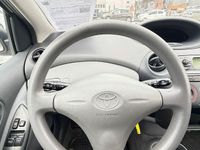 Gebraucht Toyota Yaris Sol 87 PS (63 kW) 2002 Silber Limousine