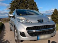 Gebraucht Peugeot 107 68 PS (50 kW) 2010 Silber Kleinwagen