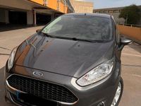 Gebraucht Ford Fiesta Celebration 80 PS (58 kW) 2017 Grau Kleinwagen