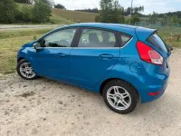 Gebraucht Ford Fiesta Titanium 101 PS (74 kW) 2014 Blau Kleinwagen
