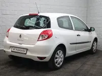 Gebraucht Renault Clio III 75 PS (55 kW) 2012 Weiß Kleinwagen