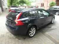 Gebraucht Volvo V60 150 PS (110 kW) 2017 Blau Kombi