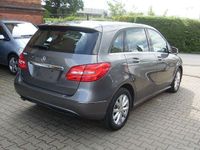Gebraucht Mercedes B180 122 PS (89 kW) 2012 Grau Kleinwagen