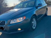 Gebraucht Volvo V70 Momentum 163 PS (119 kW) 2008 Blau Kombi