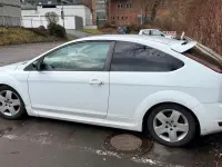 Gebraucht Ford Focus ST 125 PS (91 kW) 2009 Weiß Coupé