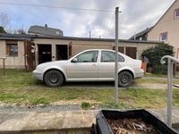 Second-hand VW Bora 101 CP (74 kW) 1998 Gri Berlinǎ