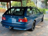 Gebraucht BMW 520 136 PS (100 kW) 2000 Blau Kombi