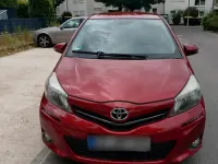 Gebraucht Toyota Yaris 90 PS (66 kW) 2014 Rot Kleinwagen