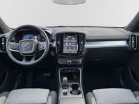 Neu Volvo XC40 Core 163 PS (119 kW) 2025 Blau SUV