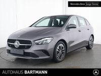 Gebraucht Mercedes B200 Progressive 163 PS (119 kW) 2024 Lack mountaingrau Van / Kleinbus