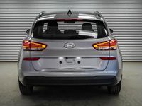 Neu Hyundai i30 2026 Shimmering silver metallic () Kombi