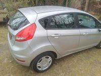 Gebraucht Ford Fiesta 60 PS (44 kW) 2012 Silber Kleinwagen