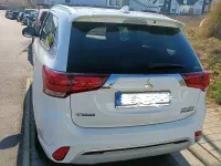 Gebraucht Mitsubishi Outlander P-HEV Basis 224 PS (164 kW) 2019 Weiß SUV