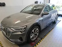 Gebraucht Audi e-tron Advanced 300 kW (408 PS) 2021 Taifungrau SUV