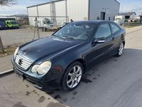 Gebraucht Mercedes C180 129 PS (94 kW) 2001 Schwarz Coupé