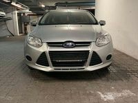 Gebraucht Ford Focus Ambiente 101 PS (74 kW) 2014 Grau Kombi