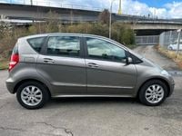 Gebraucht Mercedes A180 109 PS (80 kW) 2005 Gold Kleinwagen