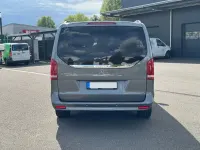 Gebraucht Mercedes V300 Avantgarde Edition 237 PS (174 kW) 2023 Grau Van / Kleinbus
