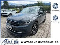 Gebraucht VW Tiguan Life 150 PS (110 kW) 2022 Delfingrau metallic (metallic) SUV