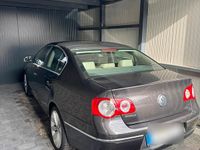 Gebraucht VW Passat Highline 150 PS (110 kW) 2006 Braun Limousine