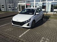 Gebraucht Hyundai i20 Trend 101 PS (74 kW) 2023 Weiß Kleinwagen