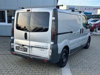 Gebraucht Opel Vivaro 101 PS (74 kW) 2003 Silber Van / Kleinbus