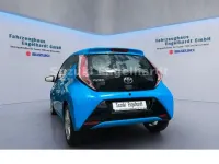 Gebraucht Toyota Aygo X-wave 69 PS (50 kW) 2017 Blau Kleinwagen