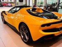Second-hand Ferrari 296 829 CP (609 kW) 2024 Galben Cabrio