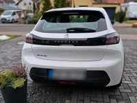 Gebraucht Peugeot e-208 100 kW (136 PS) 2021 Weiß Kleinwagen